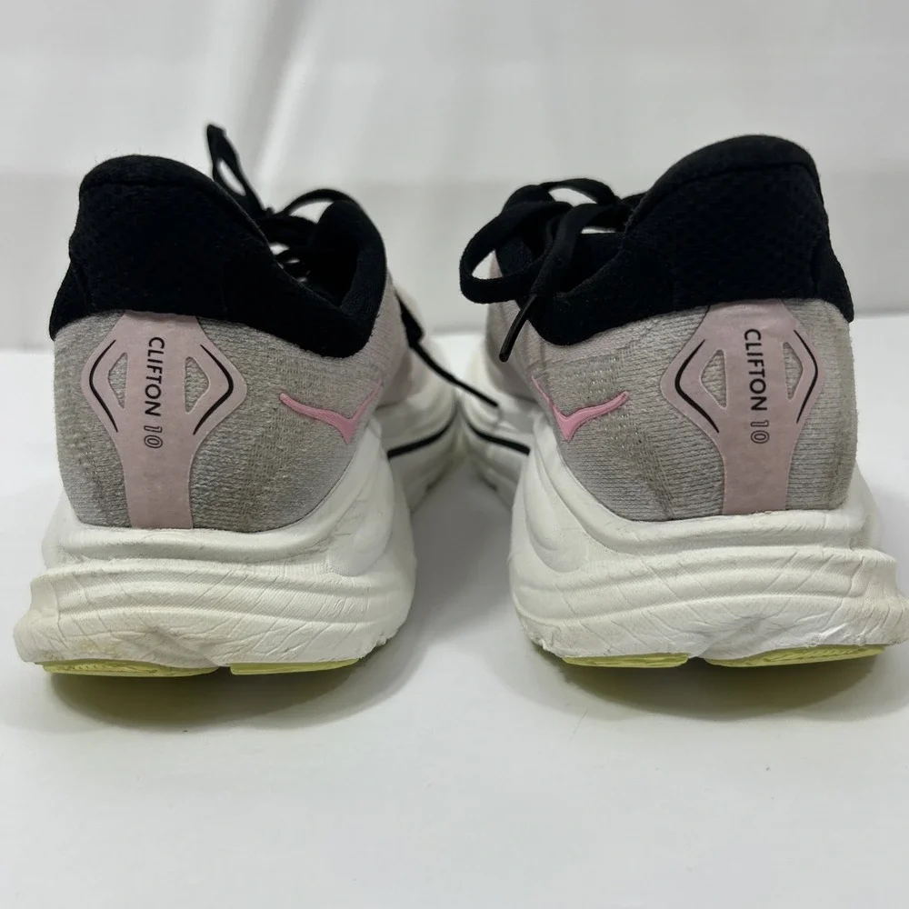 Hoka One One hoka one